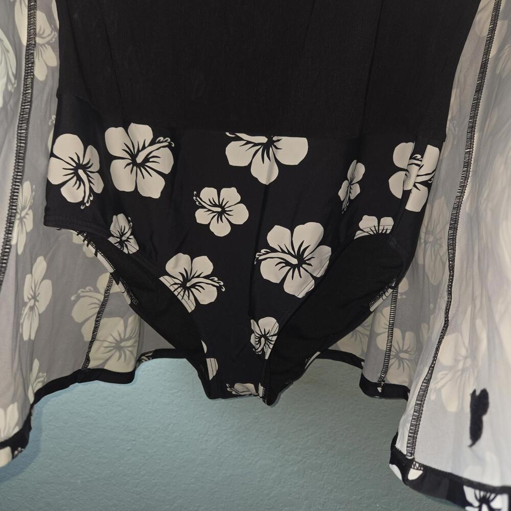 Disney Parks Minnie Mouse Flowers One Piece Black Floral Swimsuit Women's sz L - Picture 4 of 10